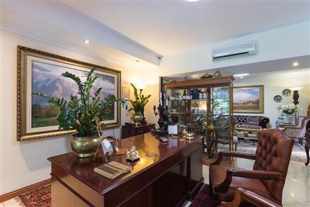 False - Hotel For Sale in Sandton Central, Sandton, Gauteng - M19021