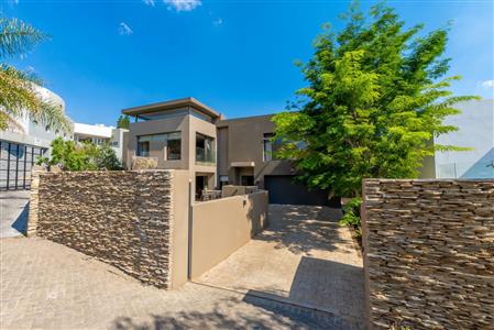 False - House For Sale in Woodmead, Sandton, Gauteng - M10339