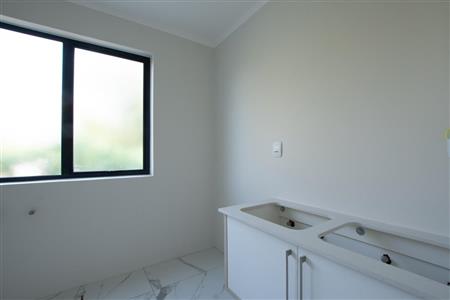 False - Apartment For Sale in Bryanston, Sandton, Gauteng - M10109