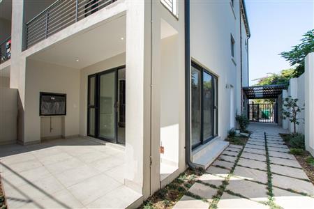 False - Apartment For Sale in Bryanston, Sandton, Gauteng - M10109