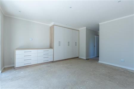 False - Apartment For Sale in Bryanston, Sandton, Gauteng - M10109
