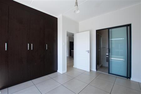 False - Apartment For Sale in Fourways, Sandton, Gauteng - M10060