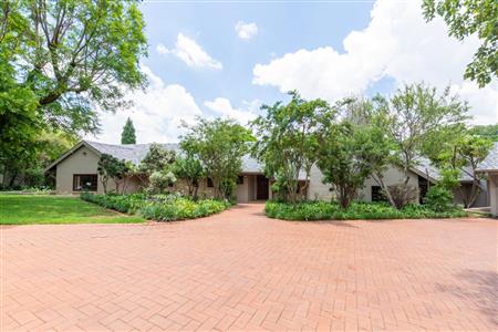 False - House For Sale in Bryanston, Sandton, Gauteng - M10392