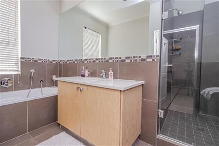 False - House For Sale in Bryanston, Sandton, Gauteng - M12275