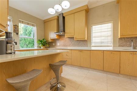 False - House For Sale in Bryanston, Sandton, Gauteng - M12275
