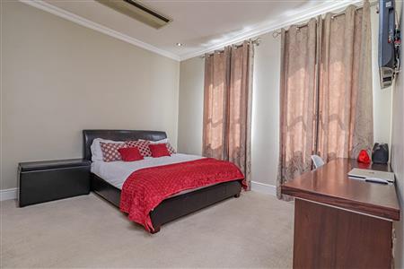 False - House For Sale in Bryanston, Sandton, Gauteng - M12275