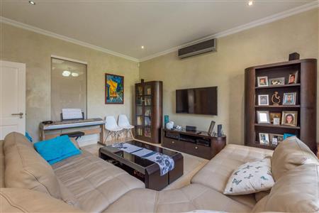 False - House For Sale in Bryanston, Sandton, Gauteng - M12275