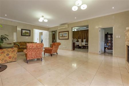 False - House For Sale in Bryanston, Sandton, Gauteng - M12275
