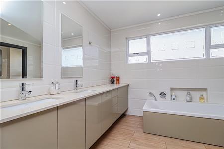 False - House For Sale in Morningside, Sandton, Gauteng - M12295