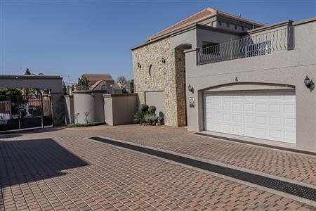 False - House For Sale in Morningside, Sandton, Gauteng - M12295