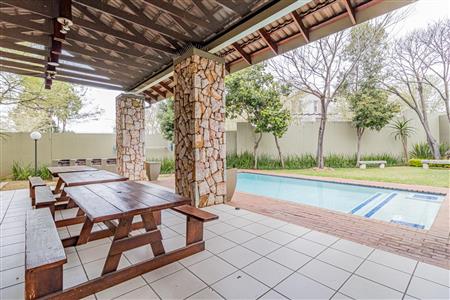 False - Apartment For Sale in Bryanston, Sandton, Gauteng - M11839