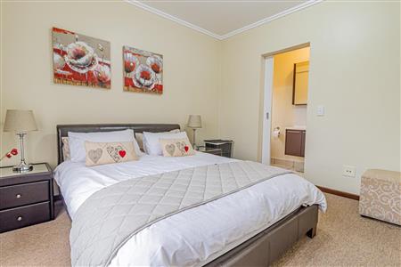 False - Apartment For Sale in Bryanston, Sandton, Gauteng - M11839