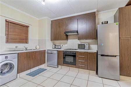 False - Apartment For Sale in Bryanston, Sandton, Gauteng - M11839