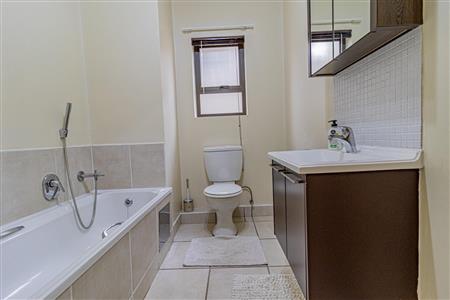 False - Apartment For Sale in Bryanston, Sandton, Gauteng - M11839