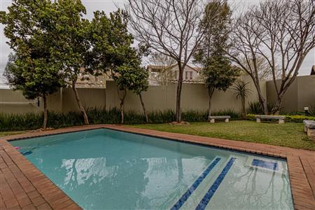 False - Apartment For Sale in Bryanston, Sandton, Gauteng - M11839