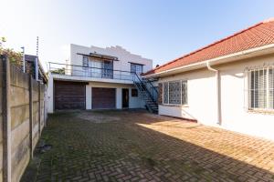 Cosy, fully furnished Studio apartment/Granny flat (suitable for only ONE PERSON)  - M110029