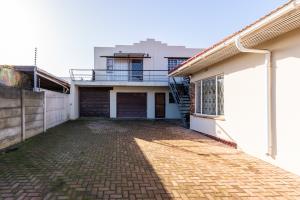 Cosy, fully furnished Studio apartment/Granny flat (suitable for only ONE PERSON)  - M110029