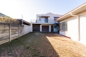 Cosy, fully furnished Studio apartment/Granny flat (suitable for only ONE PERSON)  - M110029