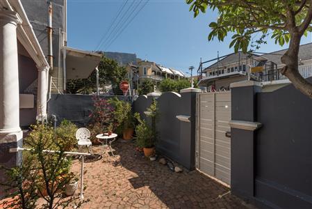 False - House For Sale in Vredehoek, Cape Town, Western Cape - M110055