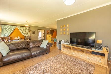 Farm For Sale in Buffelspoort Eco Estate, Modimolle, Limpopo - M110465