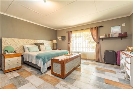 Farm For Sale in Buffelspoort Eco Estate, Modimolle, Limpopo - M110465
