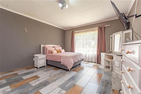 Farm For Sale in Buffelspoort Eco Estate, Modimolle, Limpopo - M110465