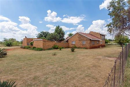Farm For Sale in Buffelspoort Eco Estate, Modimolle, Limpopo - M110465