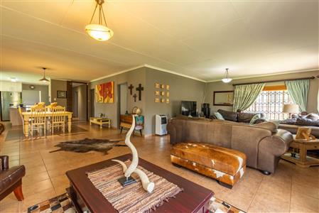 Farm For Sale in Buffelspoort Eco Estate, Modimolle, Limpopo - M110465