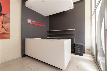 False - Retail For Sale in Gardens, Cape Town, Western Cape - M111801