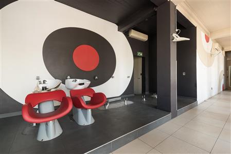 False - Retail For Sale in Gardens, Cape Town, Western Cape - M111801