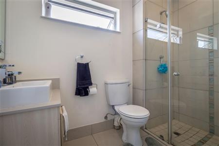 False - Apartment For Sale in Westcliff, Johannesburg, Gauteng - M110602