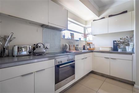 False - Apartment For Sale in Westcliff, Johannesburg, Gauteng - M110602