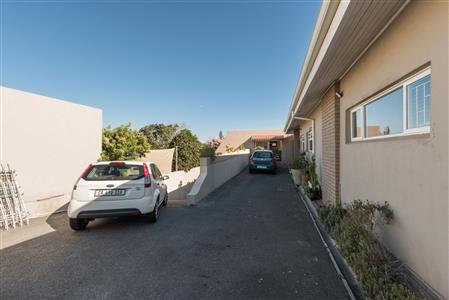 False - House For Sale in Flamingo Vlei, Blouberg, Western Cape - M110632
