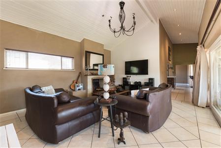 False - House For Sale in Flamingo Vlei, Blouberg, Western Cape - M110632