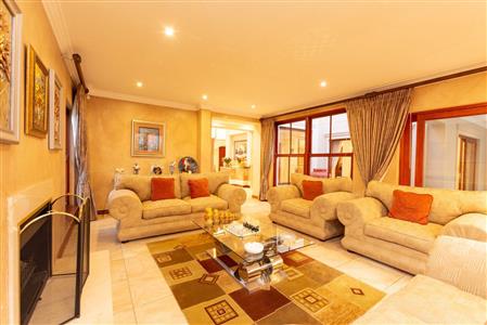 False - House For Sale in Woodmead, Sandton, Gauteng - M110663