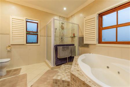 False - House For Sale in Woodmead, Sandton, Gauteng - M110663