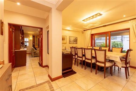 False - House For Sale in Woodmead, Sandton, Gauteng - M110663