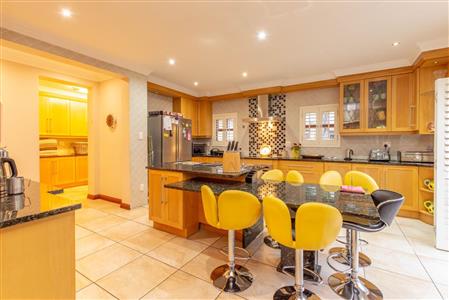 False - House For Sale in Woodmead, Sandton, Gauteng - M110663