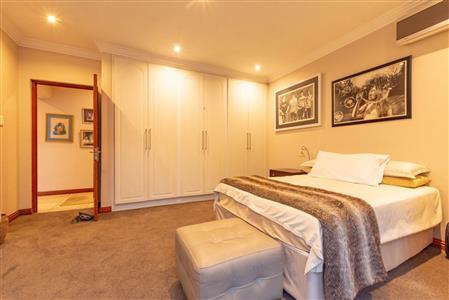 False - House For Sale in Woodmead, Sandton, Gauteng - M110663