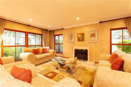 False - House For Sale in Woodmead, Sandton, Gauteng - M110663