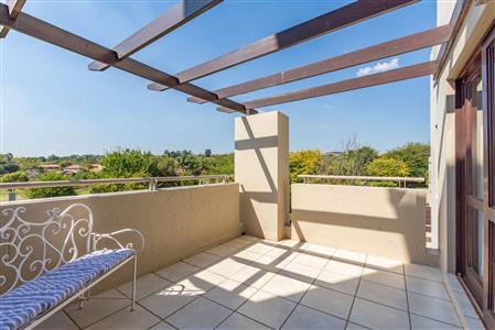False - Townhouse For Sale in Fourways, Sandton, Gauteng - M112844