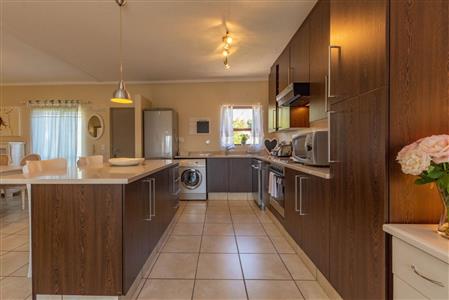 False - Townhouse For Sale in Fourways, Sandton, Gauteng - M112844