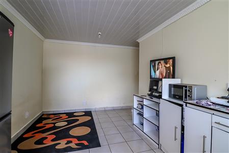 False - House For Sale in Buffalo Flats, East London, Eastern Cape - M113134