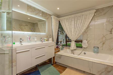 False - House For Sale in Morningside, Sandton, Gauteng - M110689