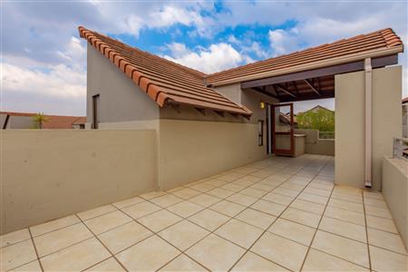 False - Apartment For Sale in Witkoppen, Sandton, Gauteng - M114635