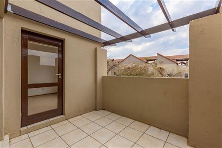 False - Apartment For Sale in Witkoppen, Sandton, Gauteng - M114635