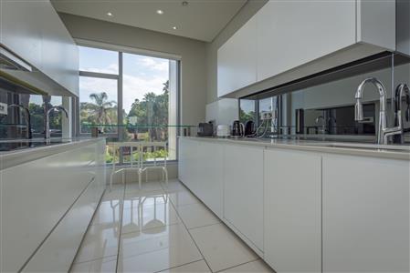 False - Apartment For Sale in Sandhurst, Sandton, Gauteng - M116162