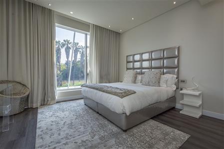 False - Apartment For Sale in Sandhurst, Sandton, Gauteng - M116162
