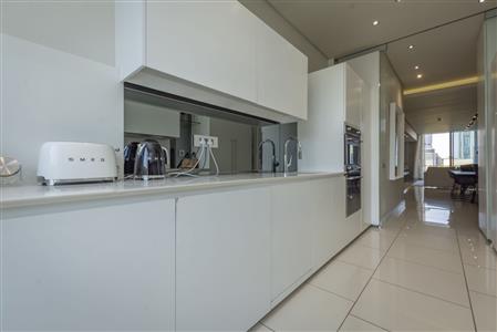 False - Apartment For Sale in Sandhurst, Sandton, Gauteng - M116162