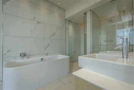 False - Apartment For Sale in Sandhurst, Sandton, Gauteng - M116226